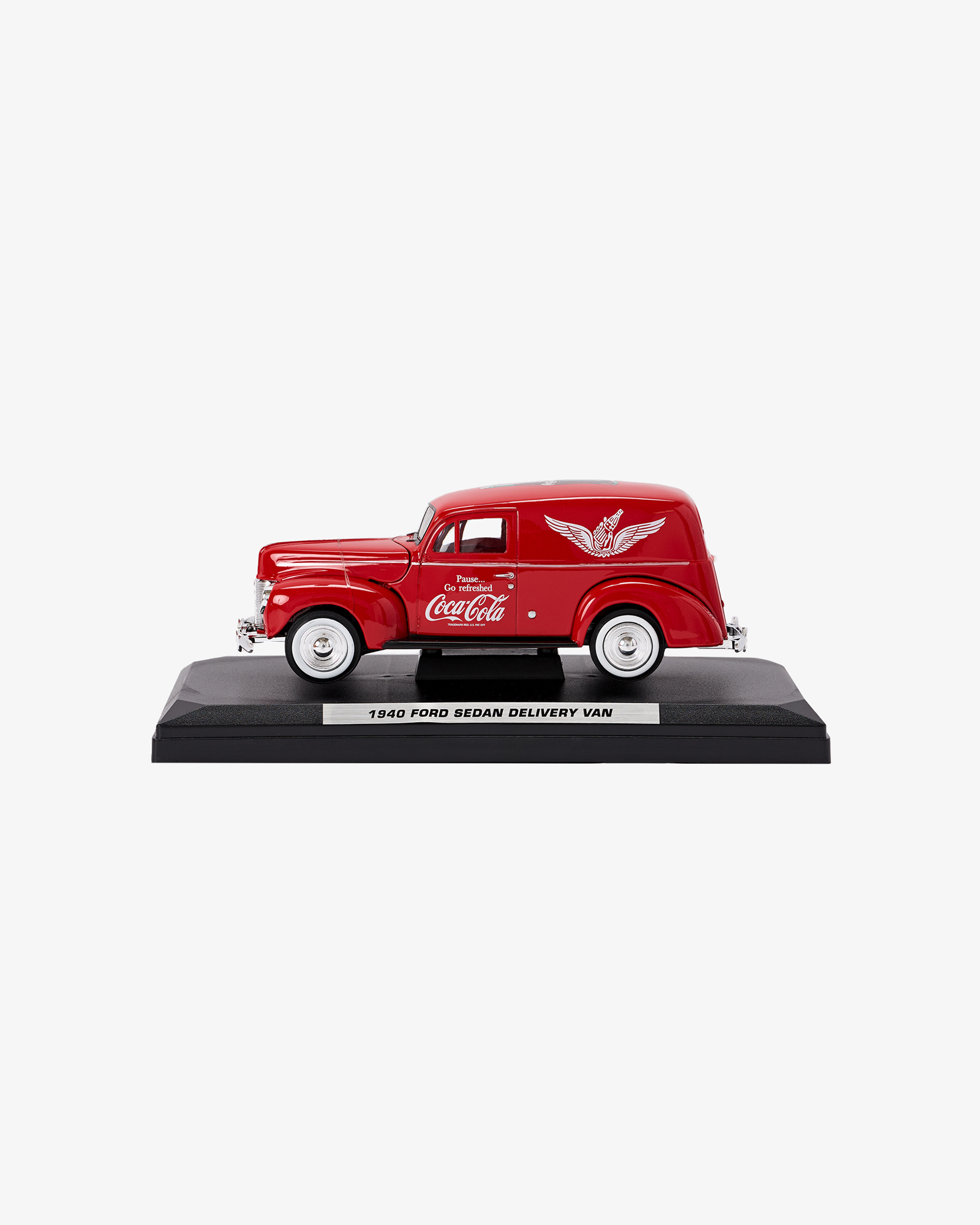 Motor City Classics — Машинка литая коллекционная Die-сast модель по лицензии Coca-Cola 1940 Ford Sedan Cargo Van, масштаб